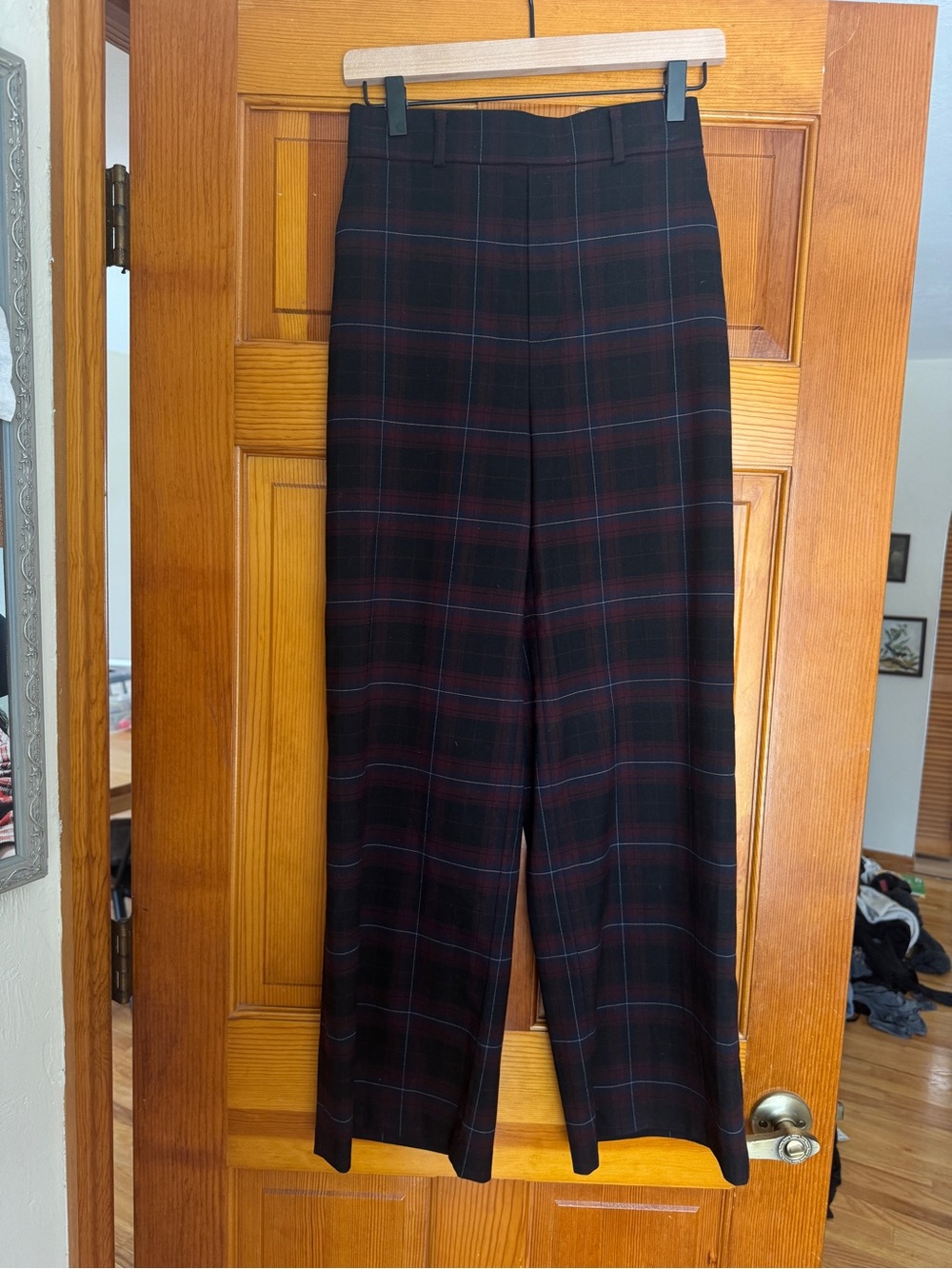 Woman’s plaid elastic waist Dress Pants